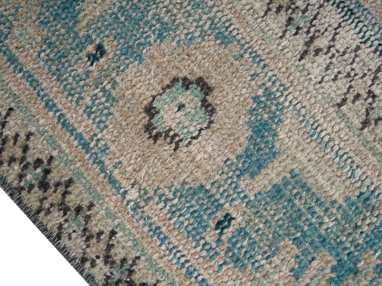 8718 - 5'11" x 9'11"