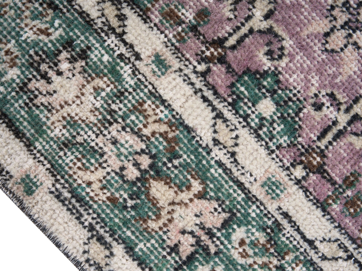 8705 - 4'11" x 8'11"