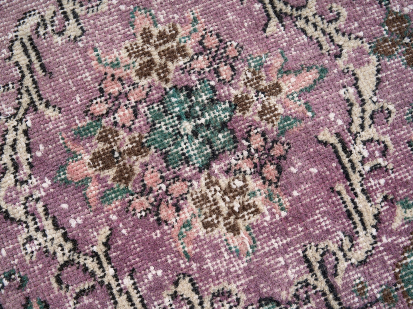 8705 - 4'11" x 8'11"