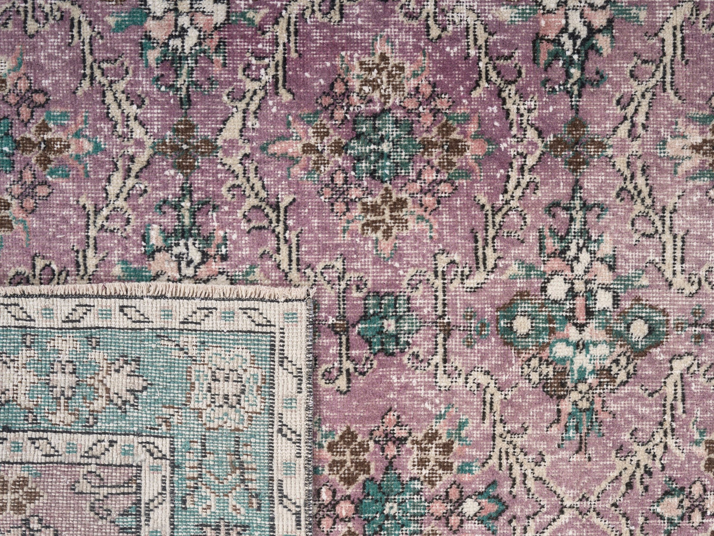 8705 - 4'11" x 8'11"