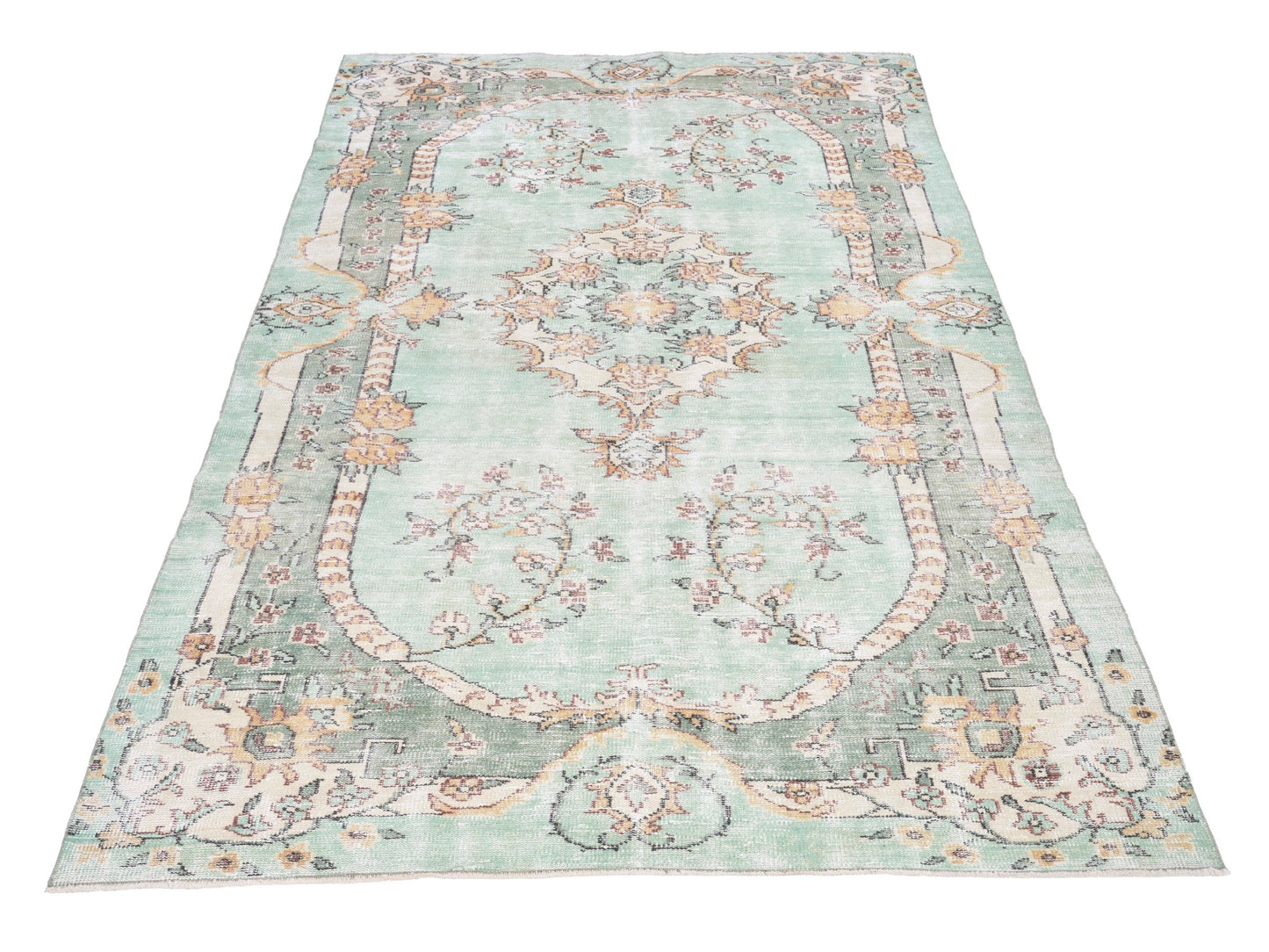 8682 - 5'10" x 10'6"