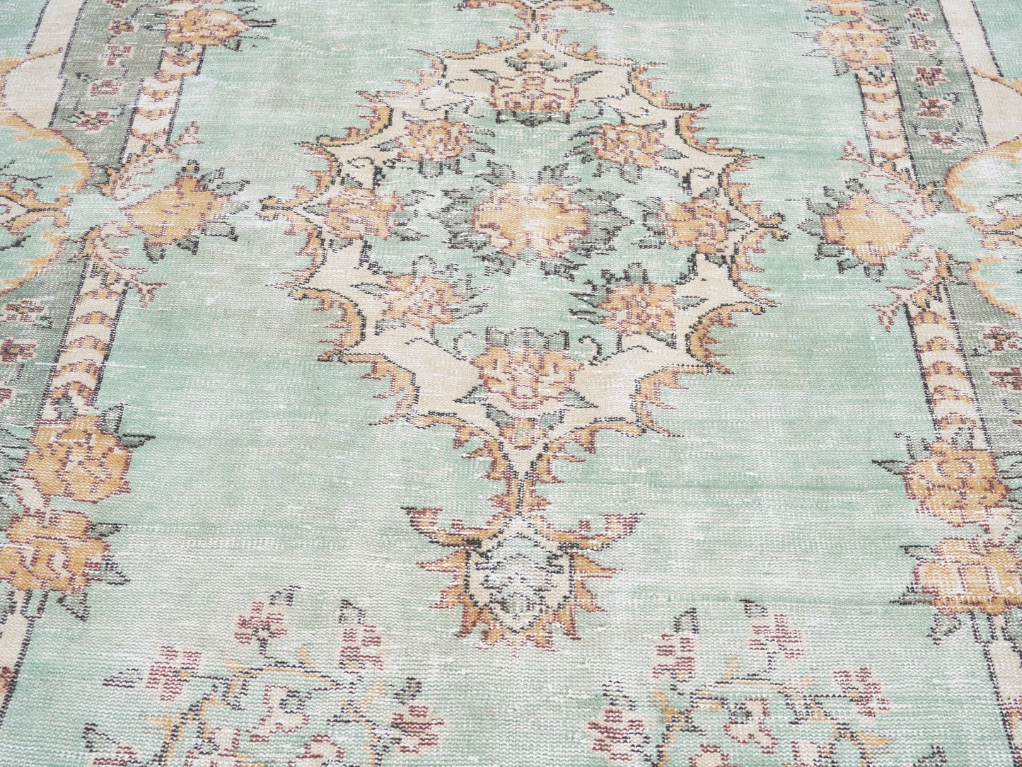 8682 - 5'10" x 10'6"