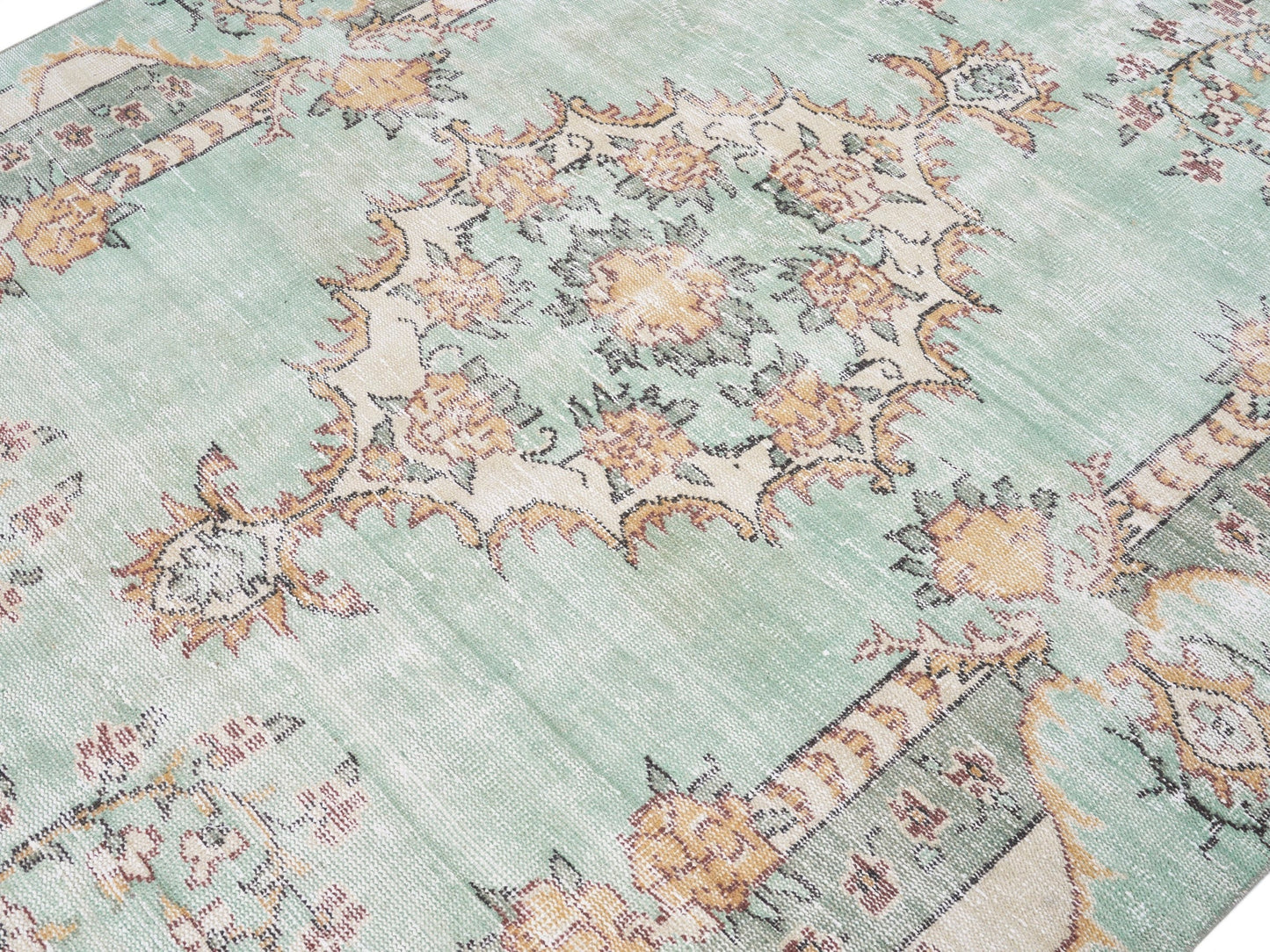 8682 - 5'10" x 10'6"