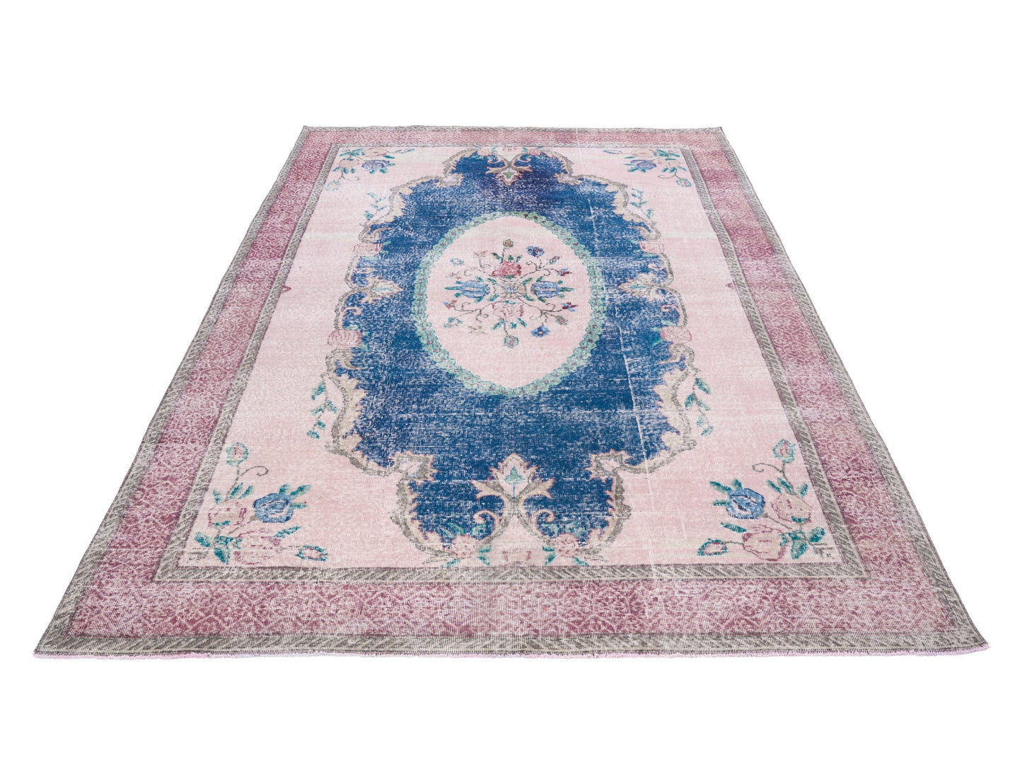 8444 - 6'10" x 10'5"