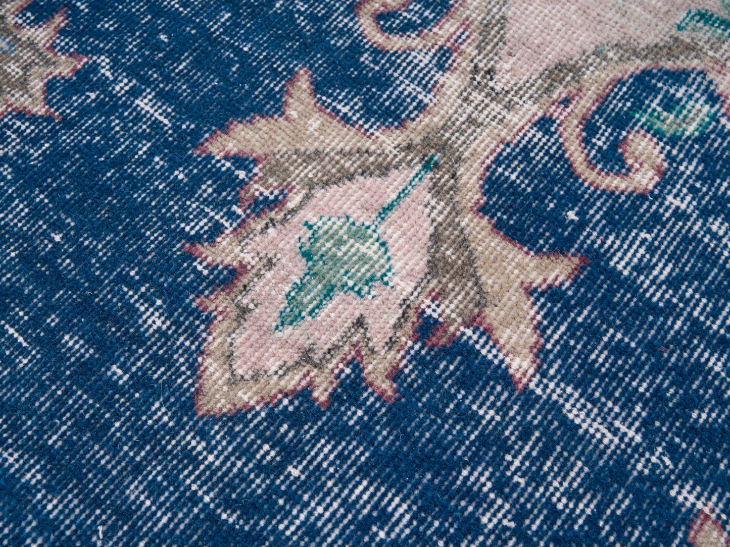 8444 - 6'10" x 10'5"