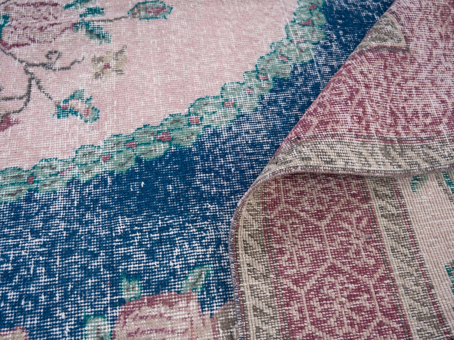 8444 - 6'10" x 10'5"