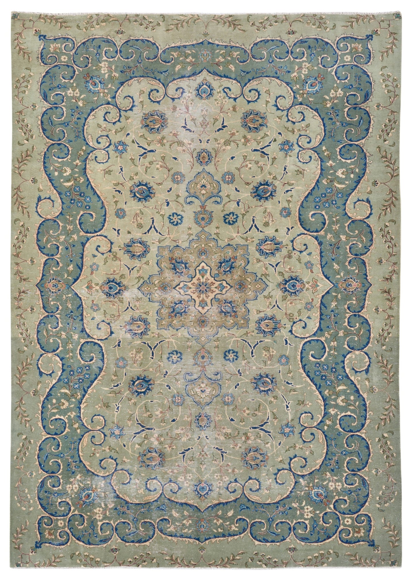 XL318 - 8'1" x 11'1"