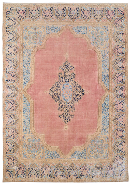 9033 - 9'8" x 13'11"