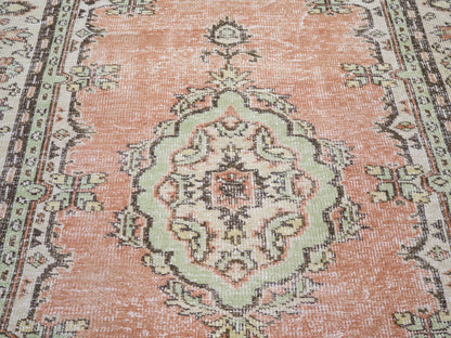 8113 - 5'10" x 8'11"