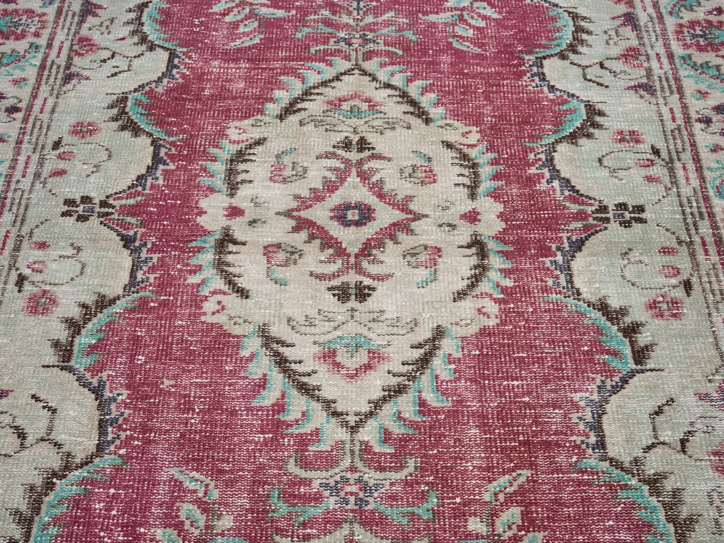 2074 - 5'1" x 8'11"