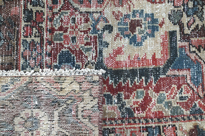 10001 - 9'4" x 11'10"