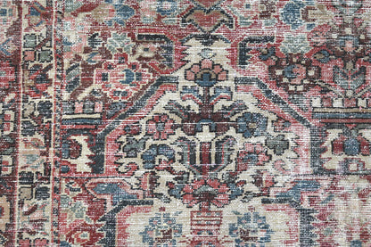 10001 - 9'4" x 11'10"