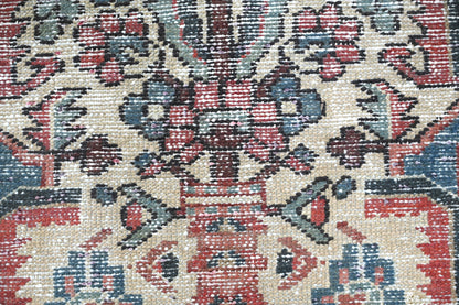 10001 - 9'4" x 11'10"