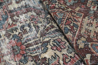 10001 - 9'4" x 11'10"