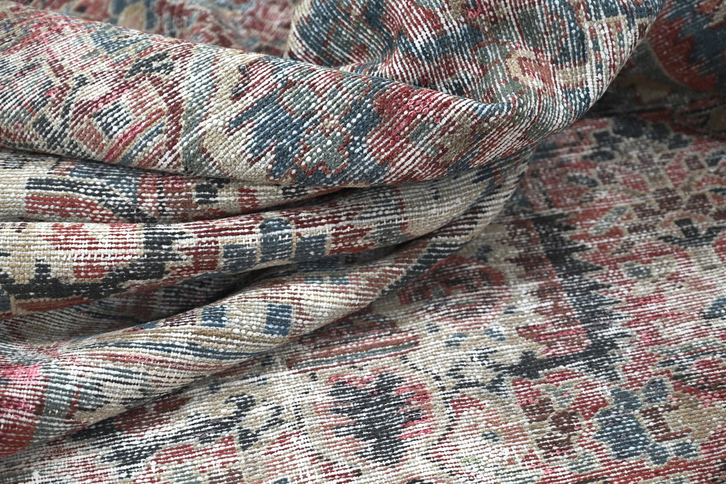 10001 - 9'4" x 11'10"