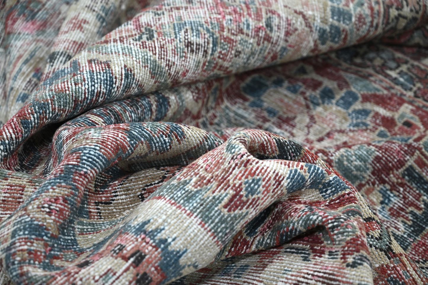 10001 - 9'4" x 11'10"