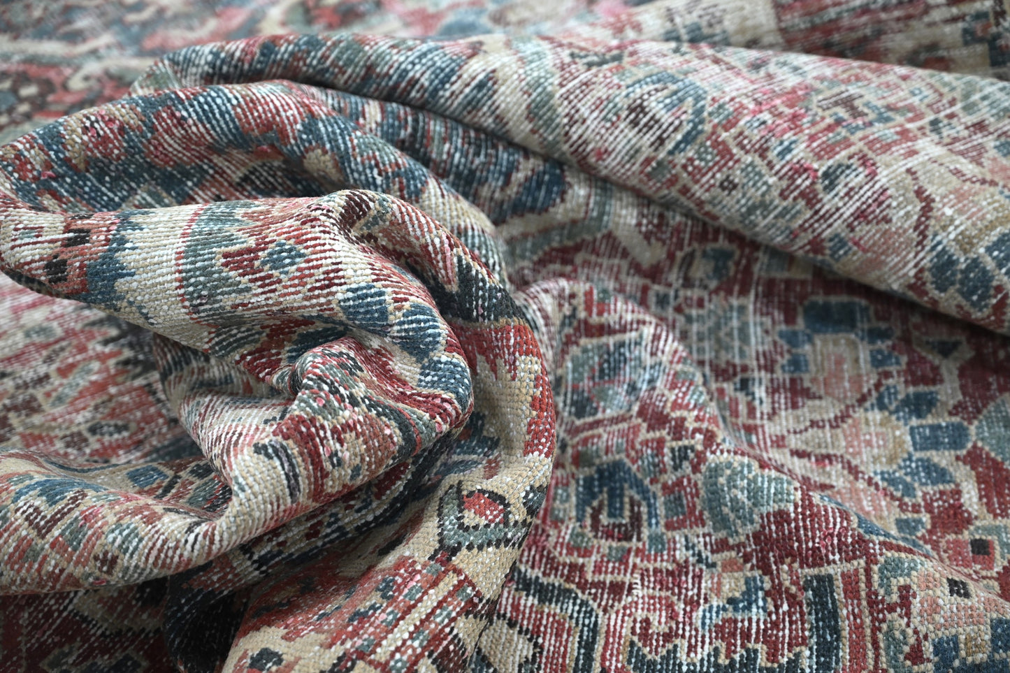 10001 - 9'4" x 11'10"