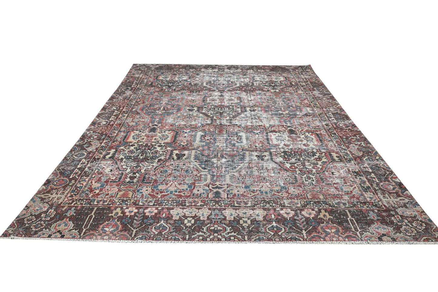 10001 - 9'4" x 11'10"