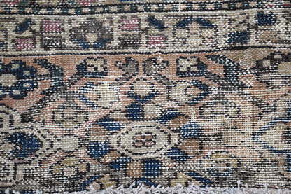 10002 - 7'9" x 10'7"