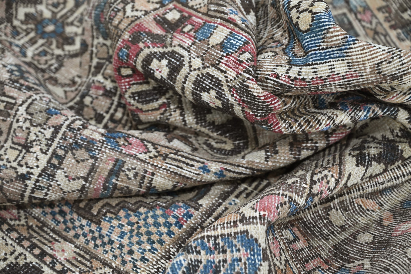 10002 - 7'9" x 10'7"