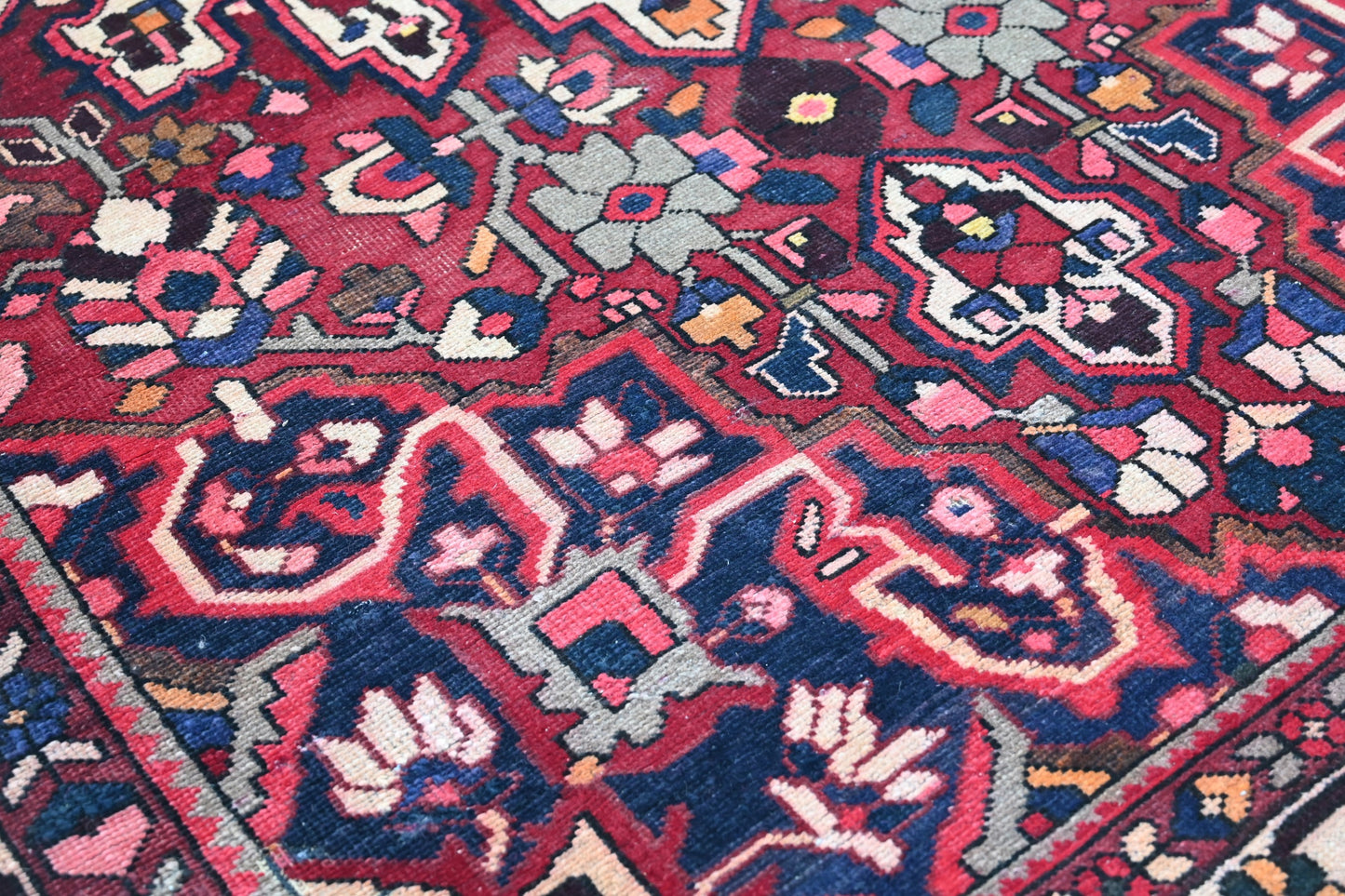 10006 - 5'11" x 9'9"