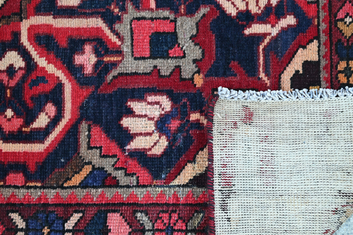 10006 - 5'11" x 9'9"