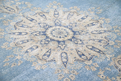 10009 - 8'11" x 12'2"