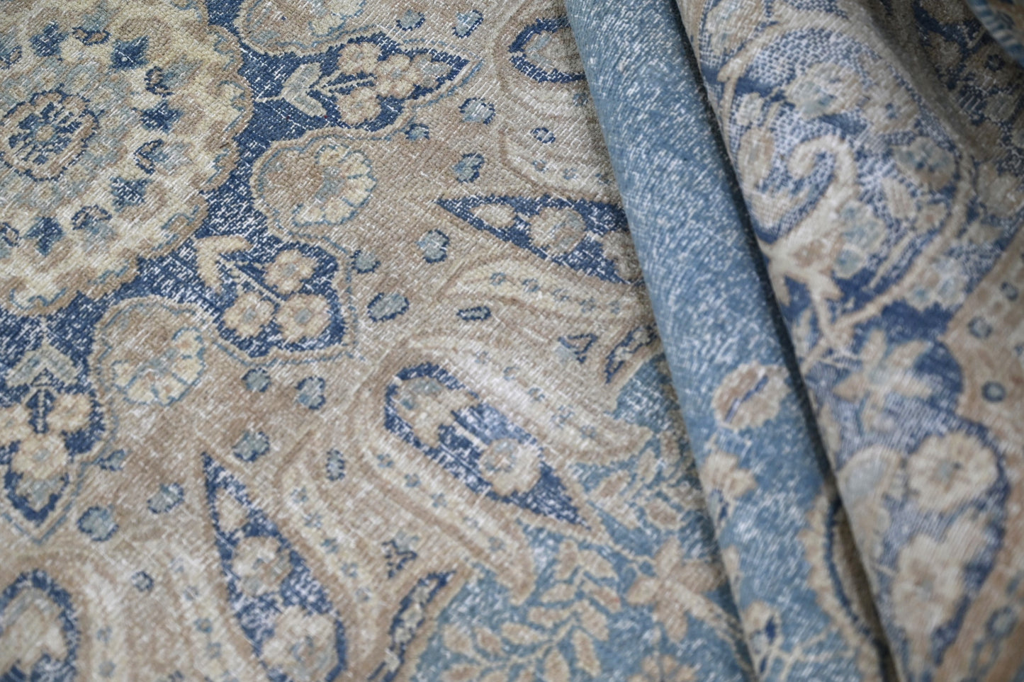 10009 - 8'11" x 12'2"