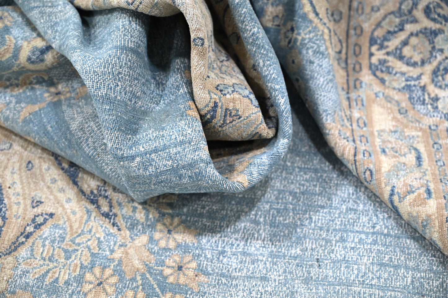 10009 - 8'11" x 12'2"