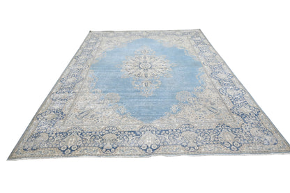 10009 - 8'11" x 12'2"