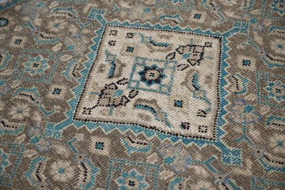 10018 - 2'7" x 8'11"