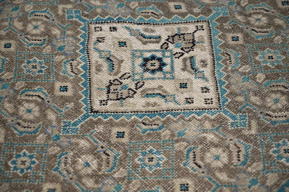 10018 - 2'7" x 8'11"