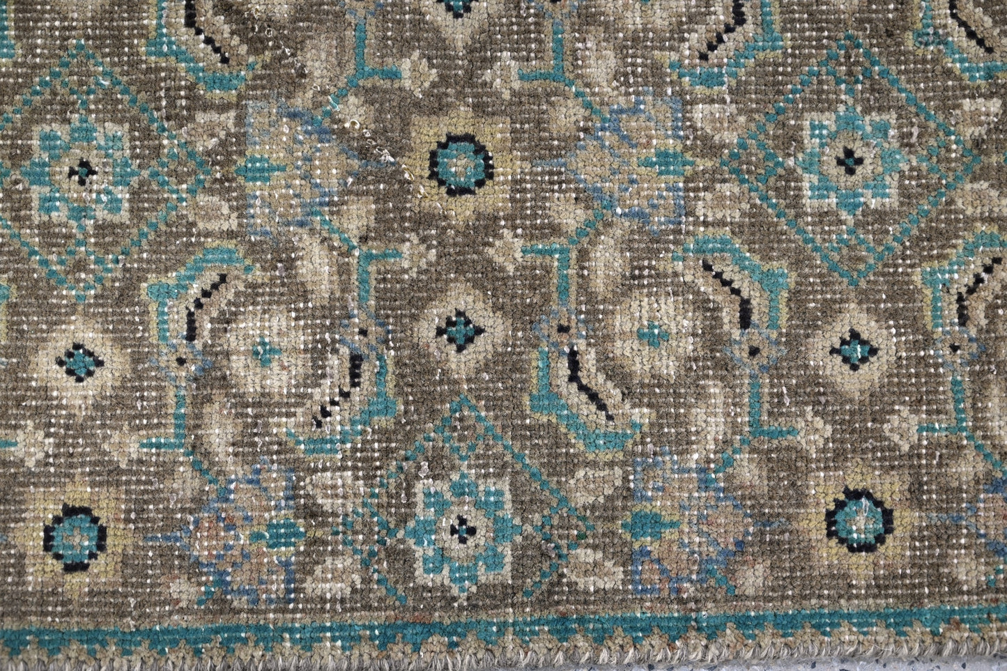 10018 - 2'7" x 8'11"