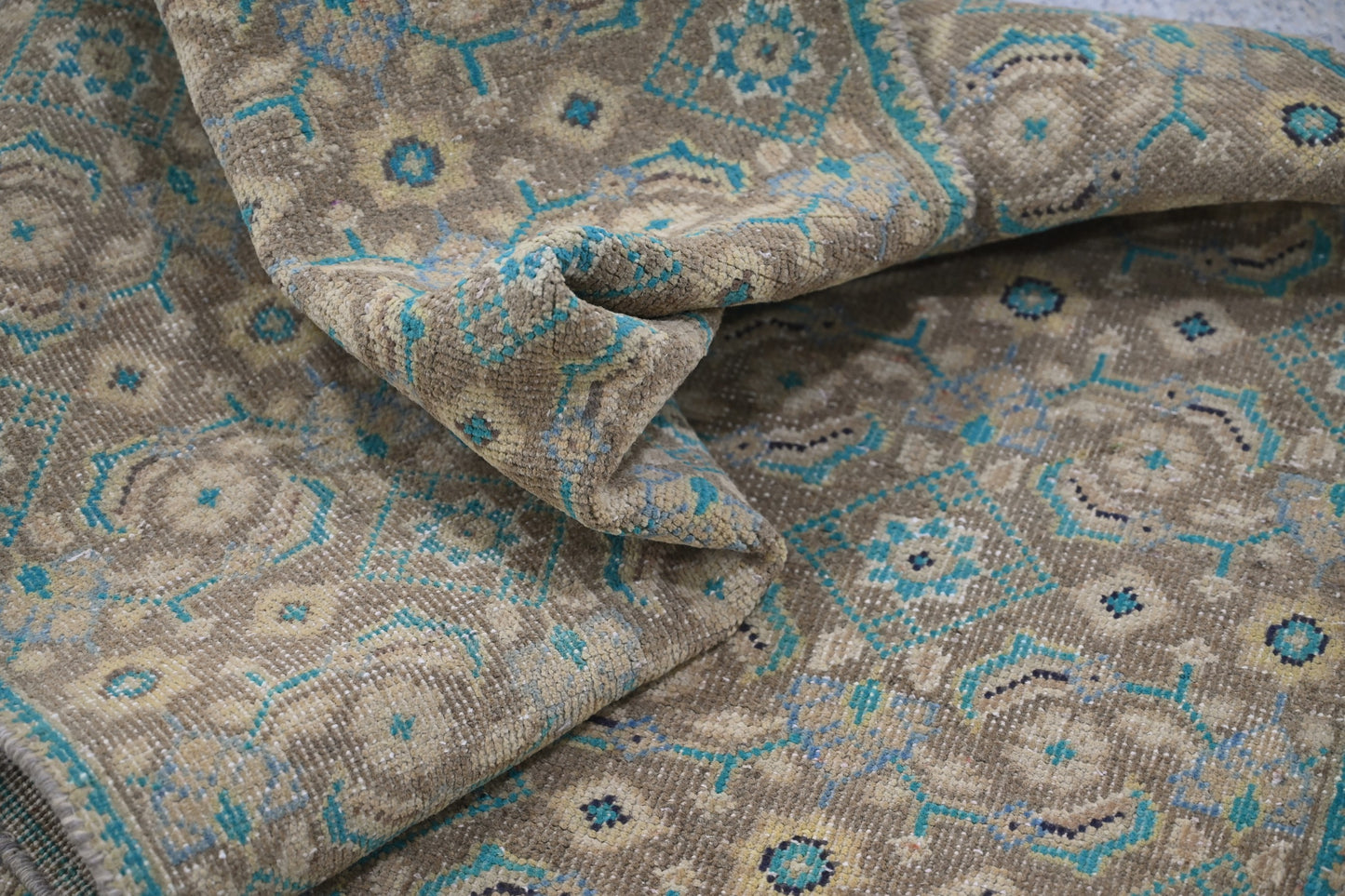 10018 - 2'7" x 8'11"