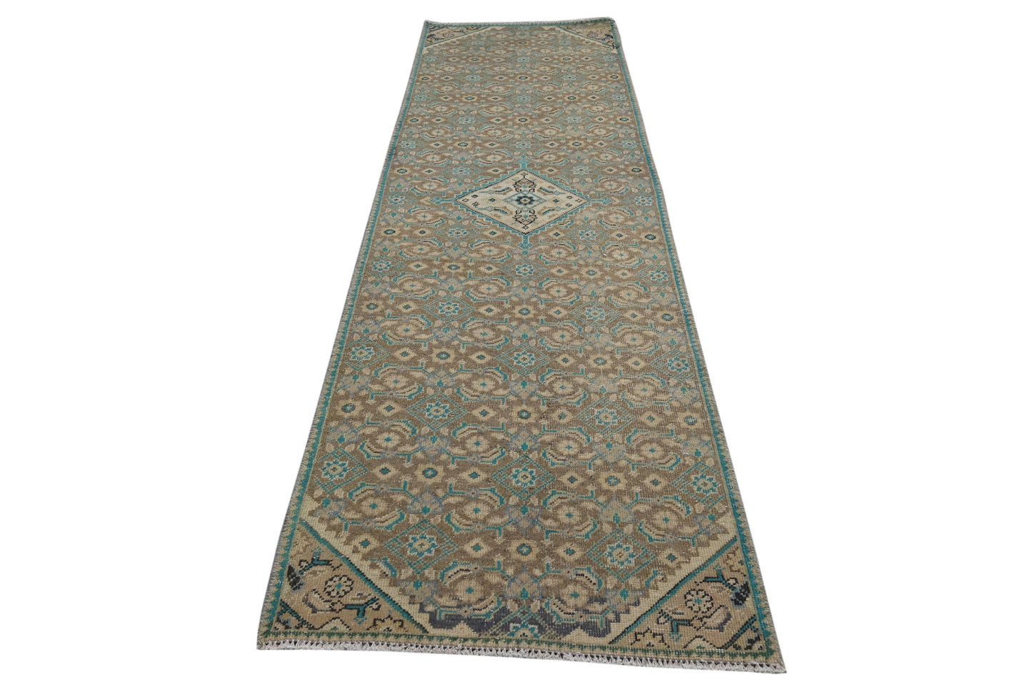 10018 - 2'7" x 8'11"