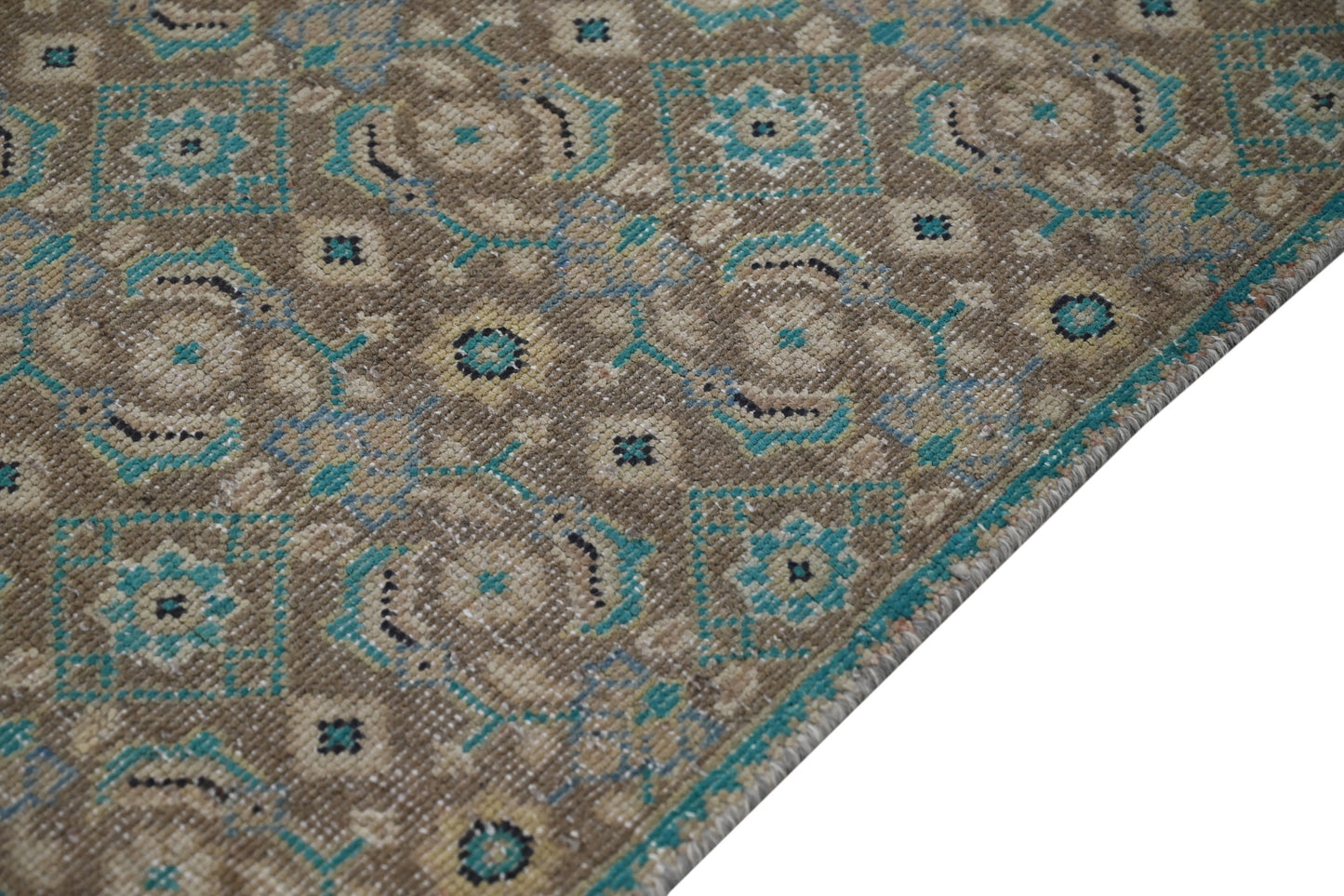 10018 - 2'7" x 8'11"