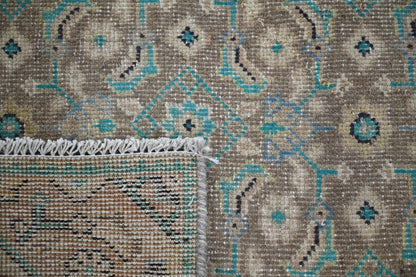 10018 - 2'7" x 8'11"