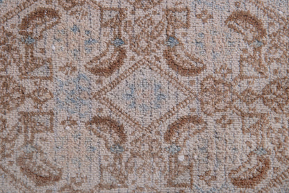 1087 - 7'3" x 10'10"