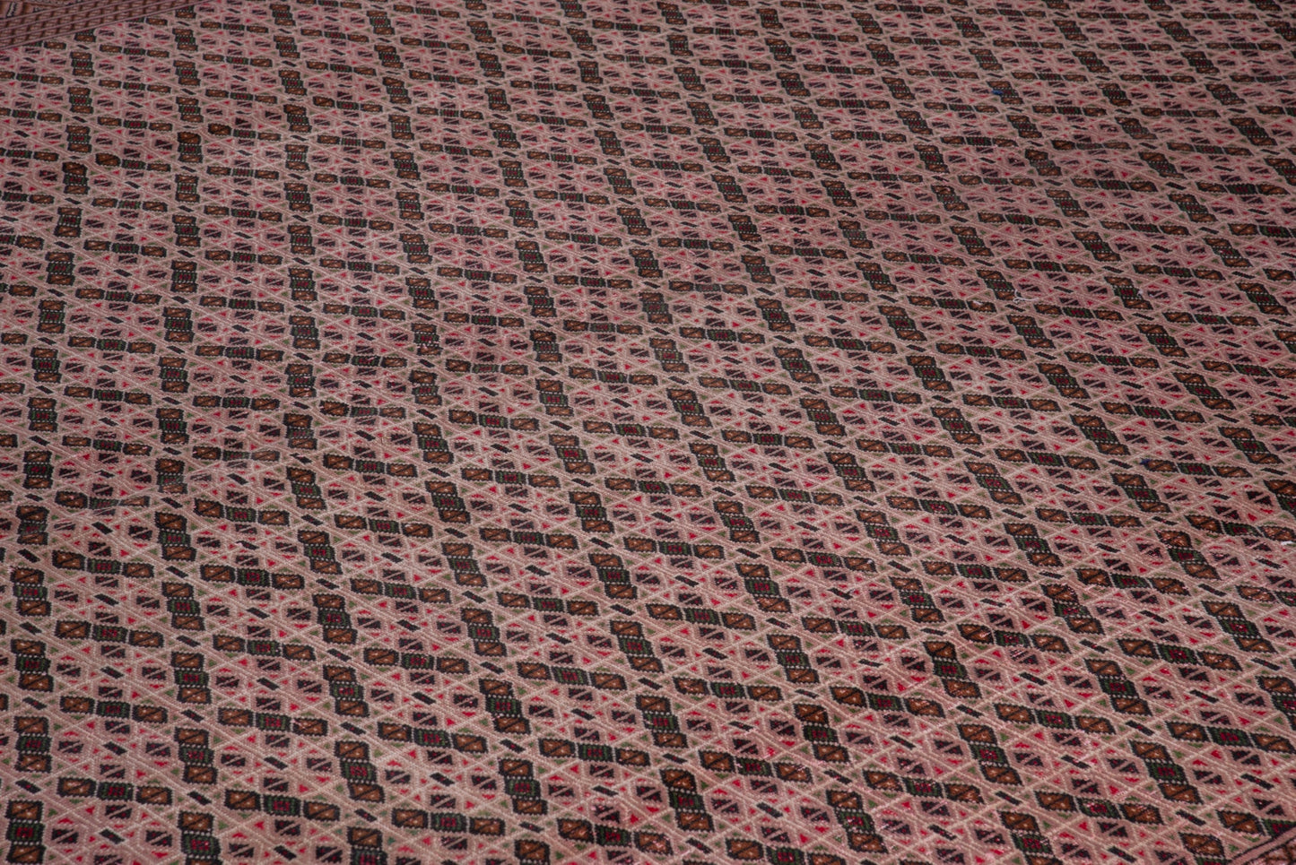 4468 - 10'3" x 12'4"