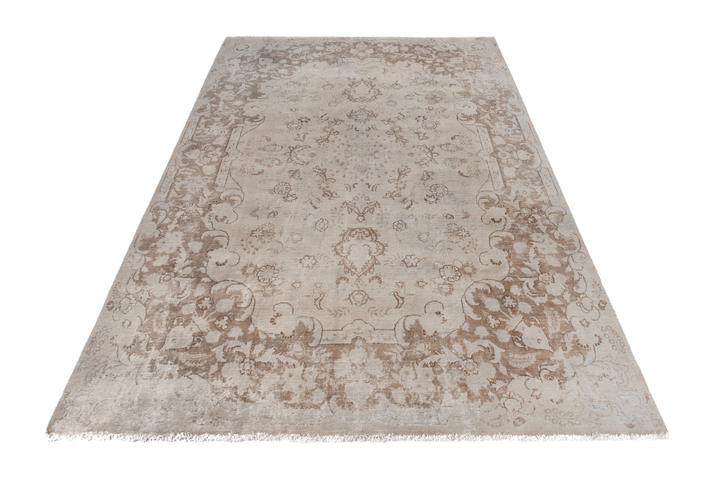 2033 - 8'5" x 11'10"