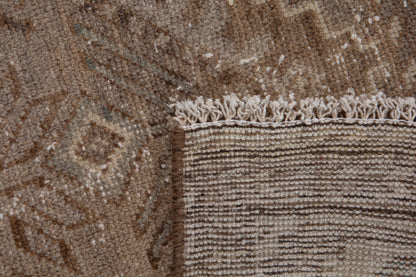 2050 - 3'11" x 10'11"