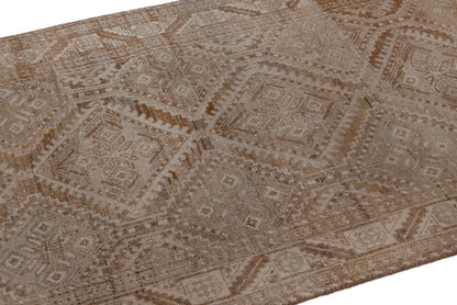 2050 - 3'11" x 10'11"