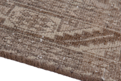 2050 - 3'11" x 10'11"