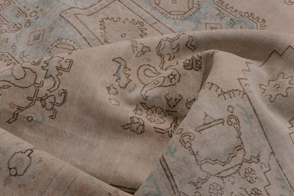 2097 - 8'10" x 12'11"