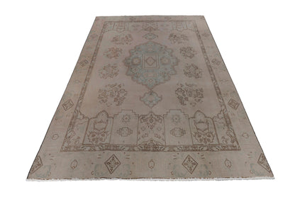 2097 - 8'10" x 12'11"