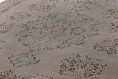 2097 - 8'10" x 12'11"