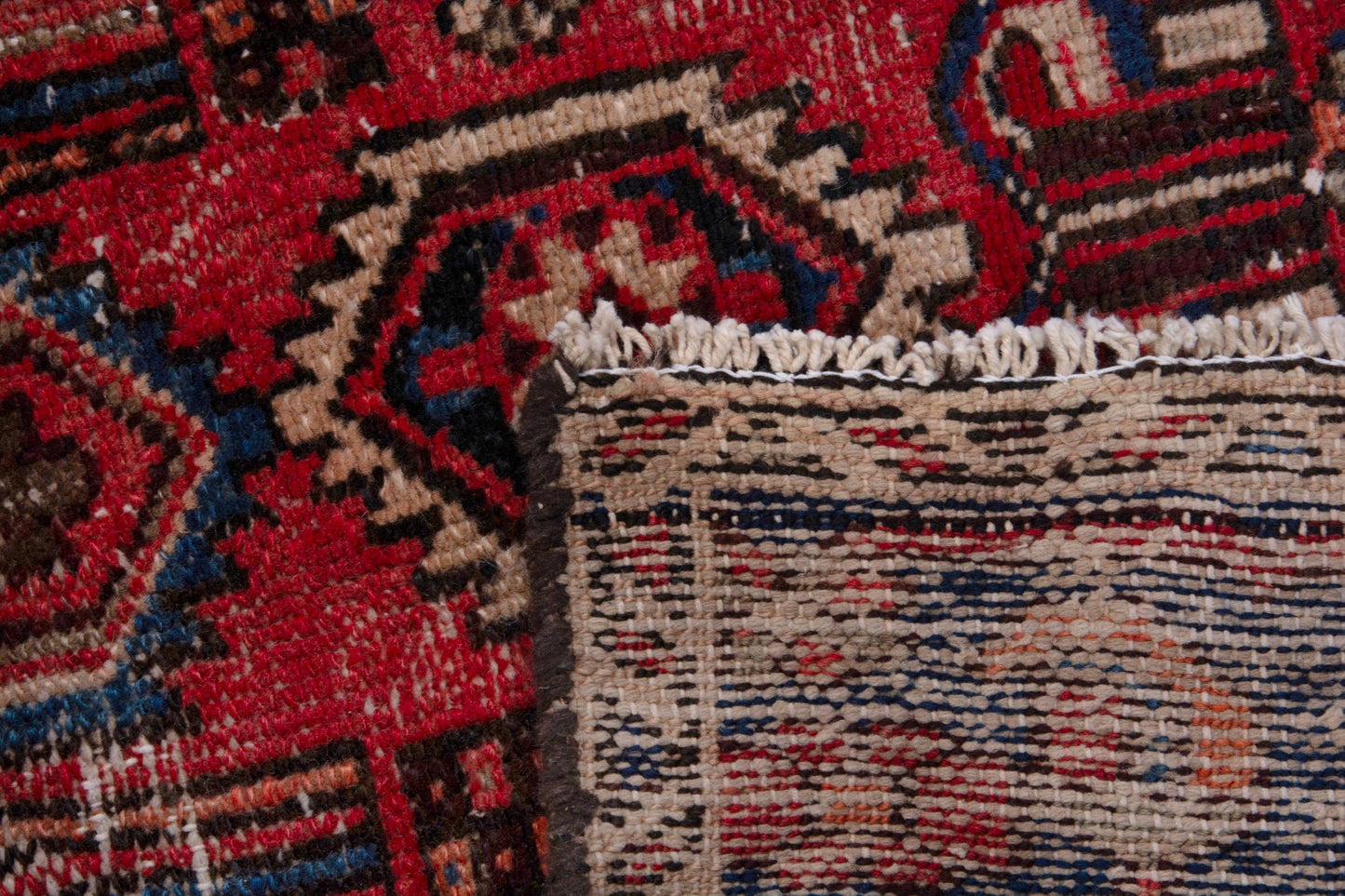 2204 - 3'11" x 11'10"