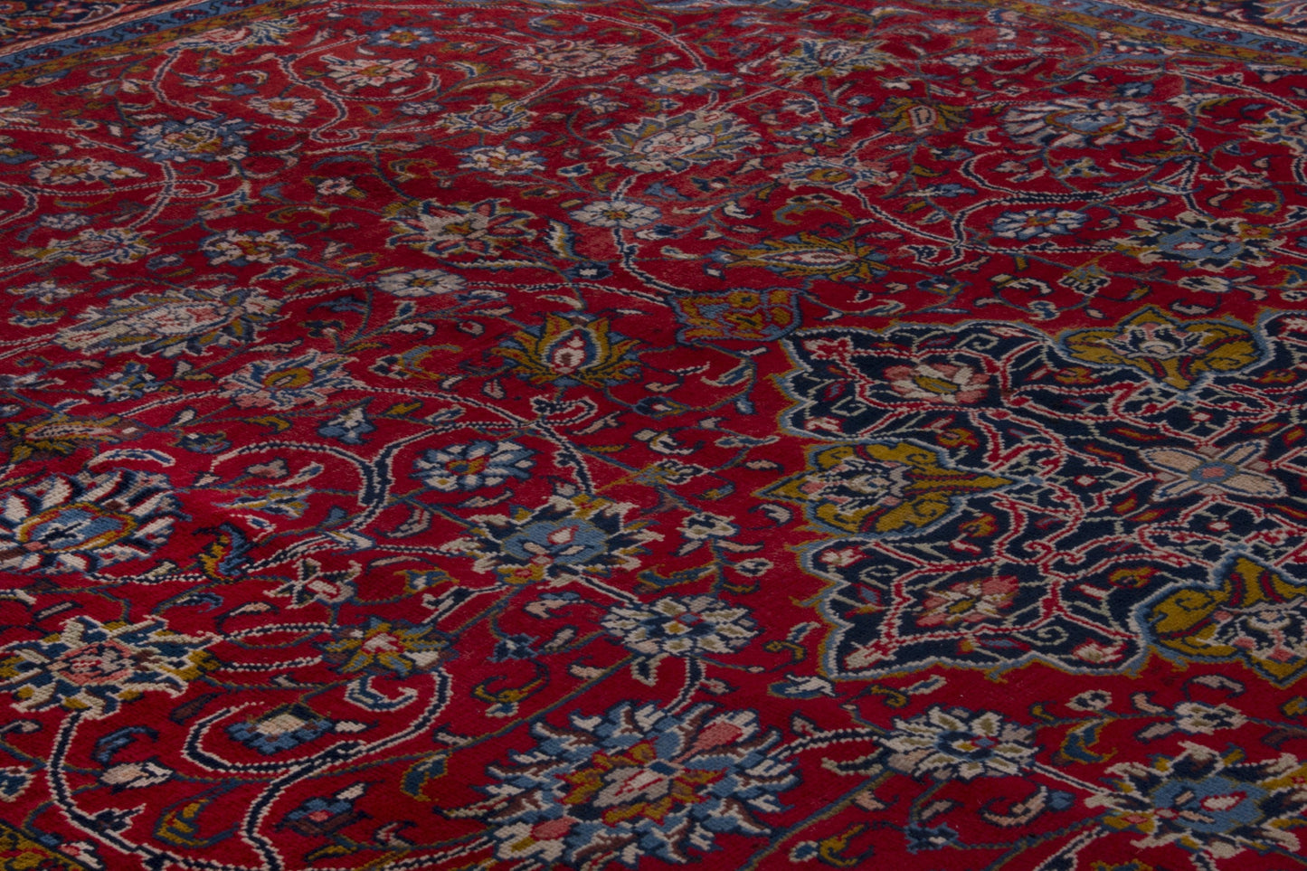 2487 - 7'3" x 10'10"