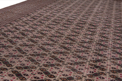 2493 - 7'11" x 10'8"