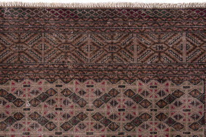 2493 - 7'11" x 10'8"